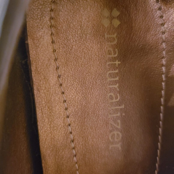 Original Naturalizer suede shoes. - Picture 2 of 4